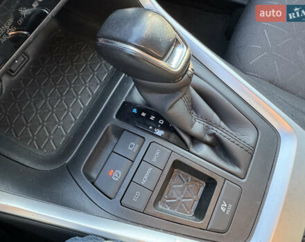 Тойота РАВ 4 2021 в Киеве на Automoto.ua Черный Тойота РАВ 4, объемом двигателя 2.5 л и пробегом 102 тыс. км за 32490 $, фото 23 на Automoto.ua