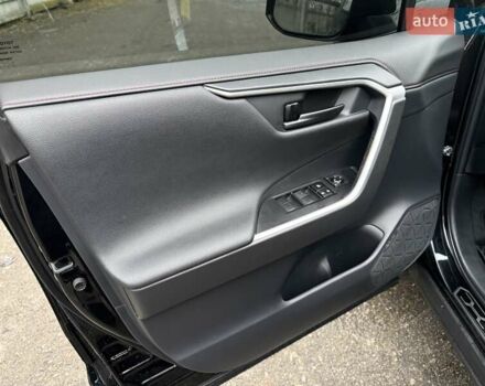 Черный Тойота РАВ 4, объемом двигателя 2.49 л и пробегом 29 тыс. км за 29900 $, фото 1 на Automoto.ua