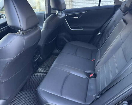 Чорний Тойота РАВ 4, об'ємом двигуна 2.49 л та пробігом 42 тис. км за 43999 $, фото 6 на Automoto.ua