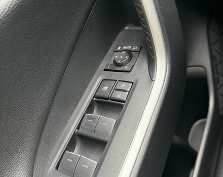 Чорний Тойота РАВ 4, об'ємом двигуна 2.49 л та пробігом 13 тис. км за 47500 $, фото 14 на Automoto.ua