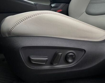 Чорний Тойота РАВ 4, об'ємом двигуна 2.4 л та пробігом 43 тис. км за 27300 $, фото 7 на Automoto.ua