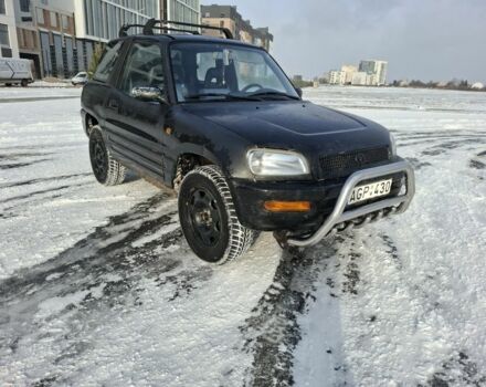 Черный Тойота РАВ 4, объемом двигателя 2 л и пробегом 299 тыс. км за 1650 $, фото 1 на Automoto.ua