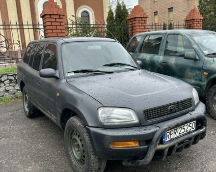 Чорний Тойота РАВ 4, об'ємом двигуна 2 л та пробігом 2 тис. км за 3780 $, фото 1 на Automoto.ua