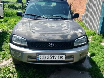 Тойота РАВ 4 1998 у Конотопе на Automoto.ua Чорний Тойота РАВ 4, об'ємом двигуна 2 л та пробігом 200 тис. км за 3200 $, фото 1 на Automoto.ua
