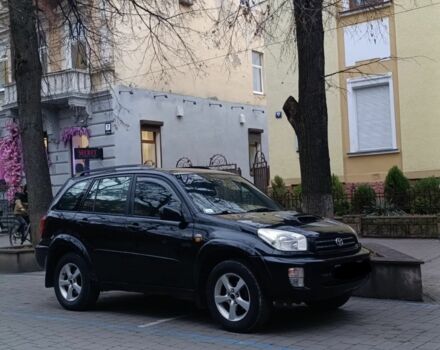 Черный Тойота РАВ 4, объемом двигателя 2 л и пробегом 303 тыс. км за 3800 $, фото 1 на Automoto.ua