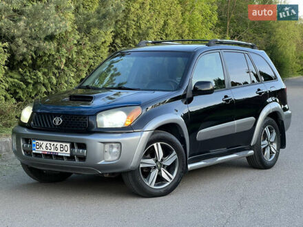 Тойота РАВ 4 2003 у Рівному на Automoto.ua Чорний Тойота РАВ 4, об'ємом двигуна 2 л та пробігом 185 тис. км за 6200 $, фото 1 на Automoto.ua