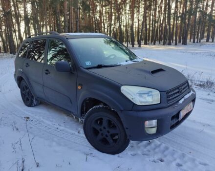 Черный Тойота РАВ 4, объемом двигателя 2 л и пробегом 345 тыс. км за 3600 $, фото 1 на Automoto.ua