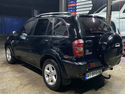 Черный Тойота РАВ 4, объемом двигателя 2 л и пробегом 269 тыс. км за 7500 $, фото 1 на Automoto.ua