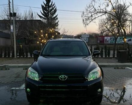 Черный Тойота РАВ 4, объемом двигателя 2 л и пробегом 320 тыс. км за 8200 $, фото 1 на Automoto.ua