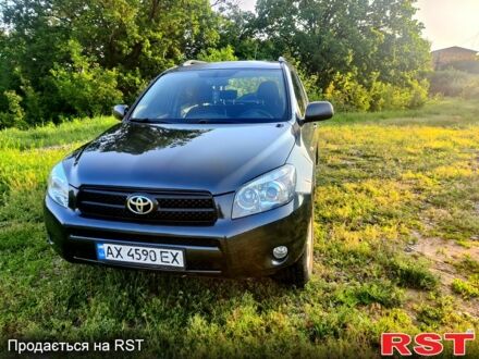 Тойота РАВ 4 2006 у Люботине на Automoto.ua Чорний Тойота РАВ 4, об'ємом двигуна 2 л та пробігом 295 тис. км за 8500 $, фото 1 на Automoto.ua