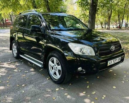 Чорний Тойота РАВ 4, об'ємом двигуна 2 л та пробігом 257 тис. км за 7999 $, фото 1 на Automoto.ua