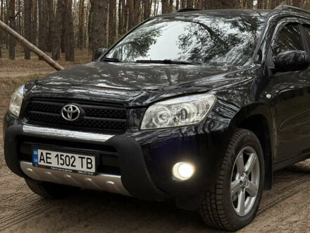 Чорний Тойота РАВ 4, об'ємом двигуна 2 л та пробігом 189 тис. км за 9500 $, фото 1 на Automoto.ua