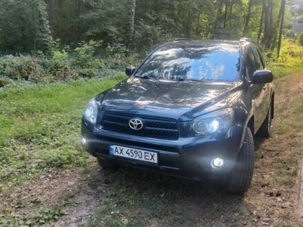 Тойота РАВ 4 2006 у Люботине на Automoto.ua Чорний Тойота РАВ 4, об'ємом двигуна 2 л та пробігом 294 тис. км за 8300 $, фото 1 на Automoto.ua