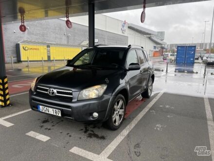 Тойота РАВ 4 2006 в Черкассах на Automoto.ua Черный Тойота РАВ 4, объемом двигателя 2 л и пробегом 280 тыс. км за 5266 $, фото 1 на Automoto.ua