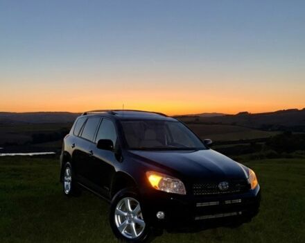 Черный Тойота РАВ 4, объемом двигателя 2 л и пробегом 320 тыс. км за 7800 $, фото 1 на Automoto.ua