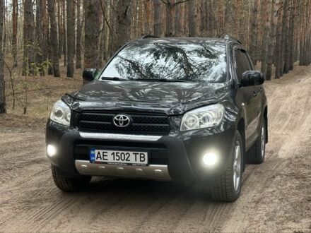 Черный Тойота РАВ 4, объемом двигателя 2 л и пробегом 189 тыс. км за 9500 $, фото 1 на Automoto.ua