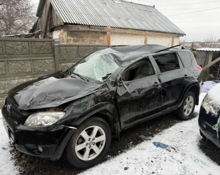 Чорний Тойота РАВ 4, об'ємом двигуна 2.4 л та пробігом 215 тис. км за 3000 $, фото 1 на Automoto.ua