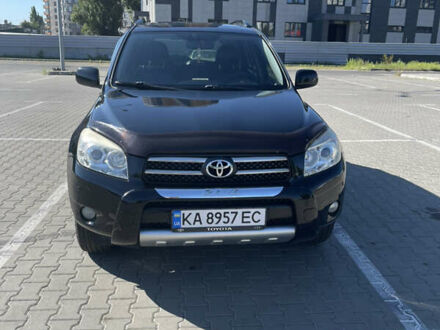 Чорний Тойота РАВ 4, об'ємом двигуна 2 л та пробігом 187 тис. км за 10500 $, фото 1 на Automoto.ua