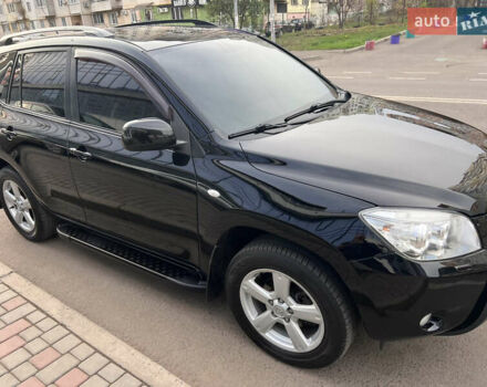 Черный Тойота РАВ 4, объемом двигателя 2 л и пробегом 270 тыс. км за 9500 $, фото 1 на Automoto.ua