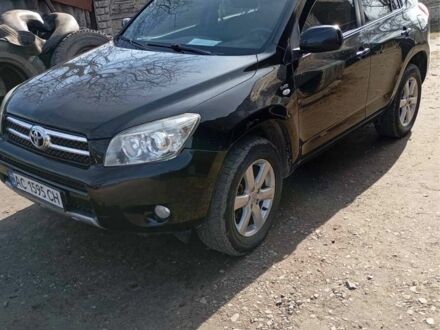 Черный Тойота РАВ 4, объемом двигателя 2.2 л и пробегом 290 тыс. км за 8500 $, фото 1 на Automoto.ua