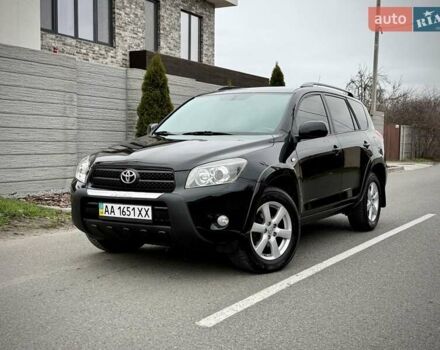 Чорний Тойота РАВ 4, об'ємом двигуна 2.4 л та пробігом 173 тис. км за 10500 $, фото 1 на Automoto.ua