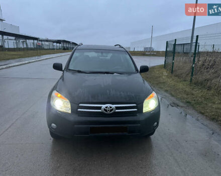 Чорний Тойота РАВ 4, об'ємом двигуна 2 л та пробігом 270 тис. км за 8500 $, фото 1 на Automoto.ua