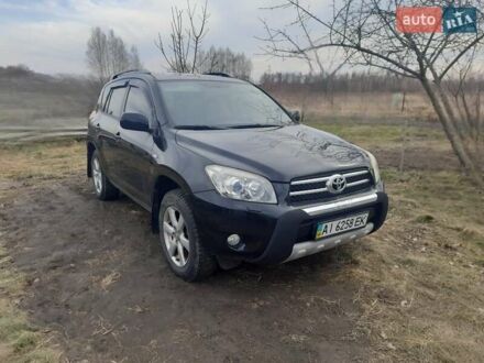 Тойота РАВ 4 2008 в Малине на Automoto.ua Черный Тойота РАВ 4, объемом двигателя 2 л и пробегом 218 тыс. км за 10600 $, фото 1 на Automoto.ua