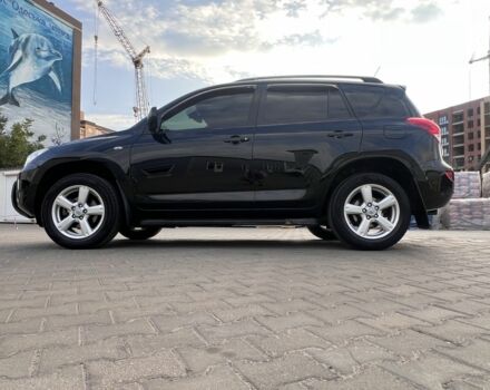Чорний Тойота РАВ 4, об'ємом двигуна 2 л та пробігом 275 тис. км за 10800 $, фото 1 на Automoto.ua