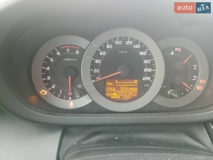 Чорний Тойота РАВ 4, об'ємом двигуна 2 л та пробігом 203 тис. км за 9500 $, фото 1 на Automoto.ua