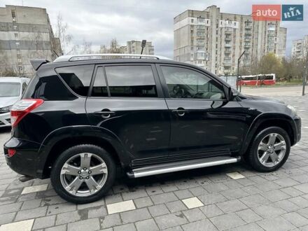 Тойота РАВ 4 2009 у Дрогобичі на Automoto.ua Чорний Тойота РАВ 4, об'ємом двигуна 2.2 л та пробігом 227 тис. км за 11399 $, фото 1 на Automoto.ua