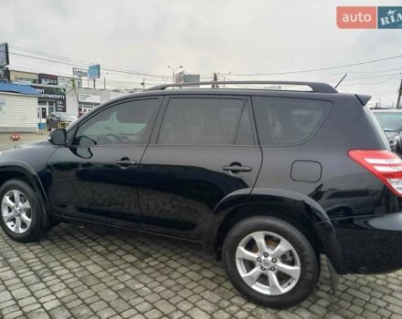 Черный Тойота РАВ 4, объемом двигателя 2.36 л и пробегом 241 тыс. км за 13600 $, фото 1 на Automoto.ua