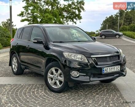Черный Тойота РАВ 4, объемом двигателя 2 л и пробегом 210 тыс. км за 12500 $, фото 1 на Automoto.ua