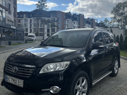 Черный Тойота РАВ 4, объемом двигателя 2 л и пробегом 138 тыс. км за 11500 $, фото 1 на Automoto.ua