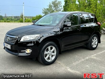 Черный Тойота РАВ 4, объемом двигателя 2 л и пробегом 220 тыс. км за 13500 $, фото 1 на Automoto.ua