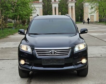 Чорний Тойота РАВ 4, об'ємом двигуна 2 л та пробігом 173 тис. км за 12800 $, фото 1 на Automoto.ua