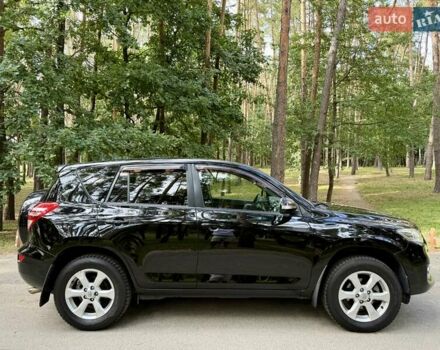 Чорний Тойота РАВ 4, об'ємом двигуна 2 л та пробігом 153 тис. км за 13750 $, фото 1 на Automoto.ua