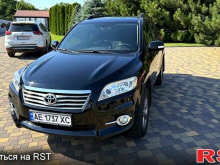 Чорний Тойота РАВ 4, об'ємом двигуна 2 л та пробігом 215 тис. км за 14900 $, фото 1 на Automoto.ua