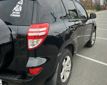 Черный Тойота РАВ 4, объемом двигателя 1.99 л и пробегом 188 тыс. км за 15500 $, фото 1 на Automoto.ua