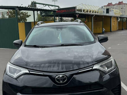 Тойота РАВ 4 2017 у Києві на Automoto.ua Чорний Тойота РАВ 4, об'ємом двигуна 2.49 л та пробігом 128 тис. км за 23200 $, фото 1 на Automoto.ua