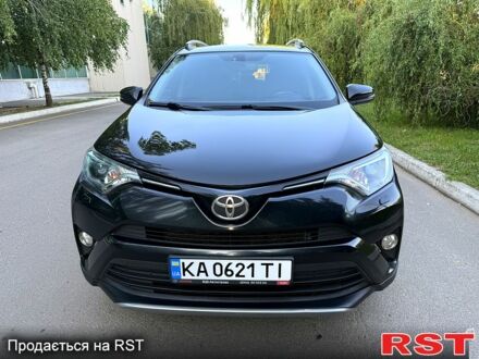 Черный Тойота РАВ 4, объемом двигателя 2.2 л и пробегом 207 тыс. км за 18000 $, фото 1 на Automoto.ua