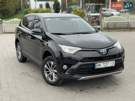 Тойота РАВ 4 2017 в Остоге на Automoto.ua Черный Тойота РАВ 4, объемом двигателя 2.49 л и пробегом 225 тыс. км за 18600 $, фото 1 на Automoto.ua