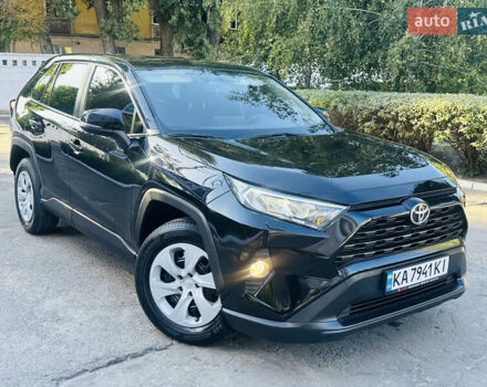 Черный Тойота РАВ 4, объемом двигателя 1.99 л и пробегом 28 тыс. км за 24800 $, фото 1 на Automoto.ua