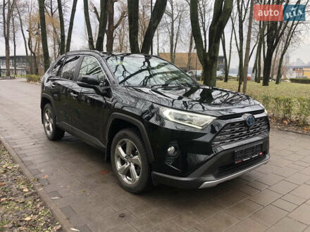 Тойота РАВ 4 2019 в Киеве на Automoto.ua Черный Тойота РАВ 4, объемом двигателя 2.49 л и пробегом 60 тыс. км за 37300 $, фото 1 на Automoto.ua