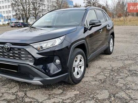 Тойота РАВ 4 2020 в Ужгороде на Automoto.ua Черный Тойота РАВ 4, объемом двигателя 1.99 л и пробегом 51 тыс. км за 26500 $, фото 1 на Automoto.ua