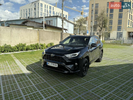 Тойота РАВ 4 2020 в Львове на Automoto.ua Черный Тойота РАВ 4, объемом двигателя 2.49 л и пробегом 52 тыс. км за 34999 $, фото 1 на Automoto.ua