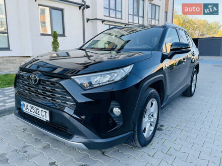 Тойота РАВ 4 2021 у Чернівцях на Automoto.ua Чорний Тойота РАВ 4, об'ємом двигуна 1.99 л та пробігом 39 тис. км за 29300 $, фото 1 на Automoto.ua