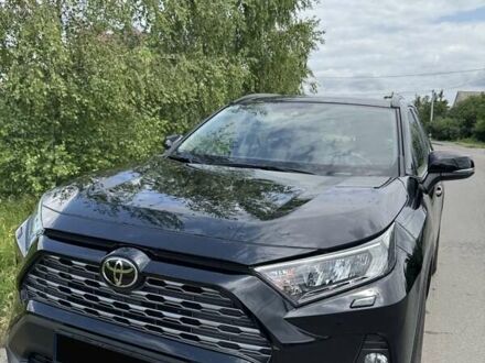 Тойота РАВ 4 2021 у Києві на Automoto.ua Чорний Тойота РАВ 4, об'ємом двигуна 1.99 л та пробігом 18 тис. км за 33500 $, фото 1 на Automoto.ua
