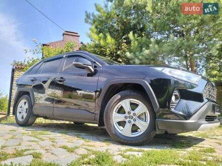 Чорний Тойота РАВ 4, об'ємом двигуна 2 л та пробігом 55 тис. км за 31700 $, фото 1 на Automoto.ua