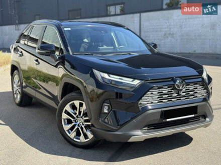 Тойота РАВ 4 2022 у Києві на Automoto.ua Чорний Тойота РАВ 4, об'ємом двигуна 1.99 л та пробігом 45 тис. км за 37800 $, фото 1 на Automoto.ua