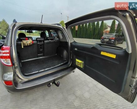 Коричневый Тойота РАВ 4, объемом двигателя 2.2 л и пробегом 225 тыс. км за 11950 $, фото 8 на Automoto.ua